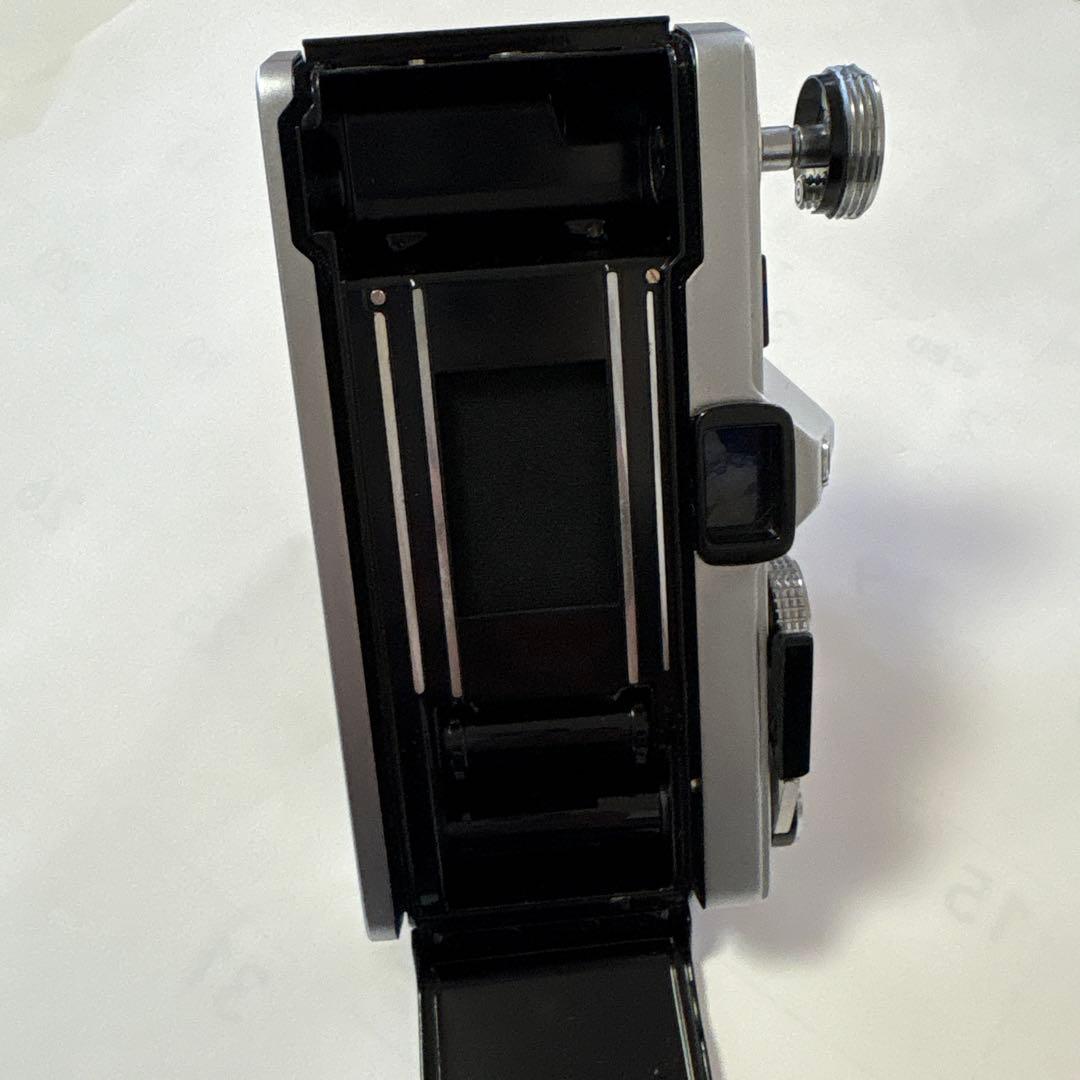 OLYMPUS OM-1 一眼レフカメラ　28ミリF3.5 付ジャンク