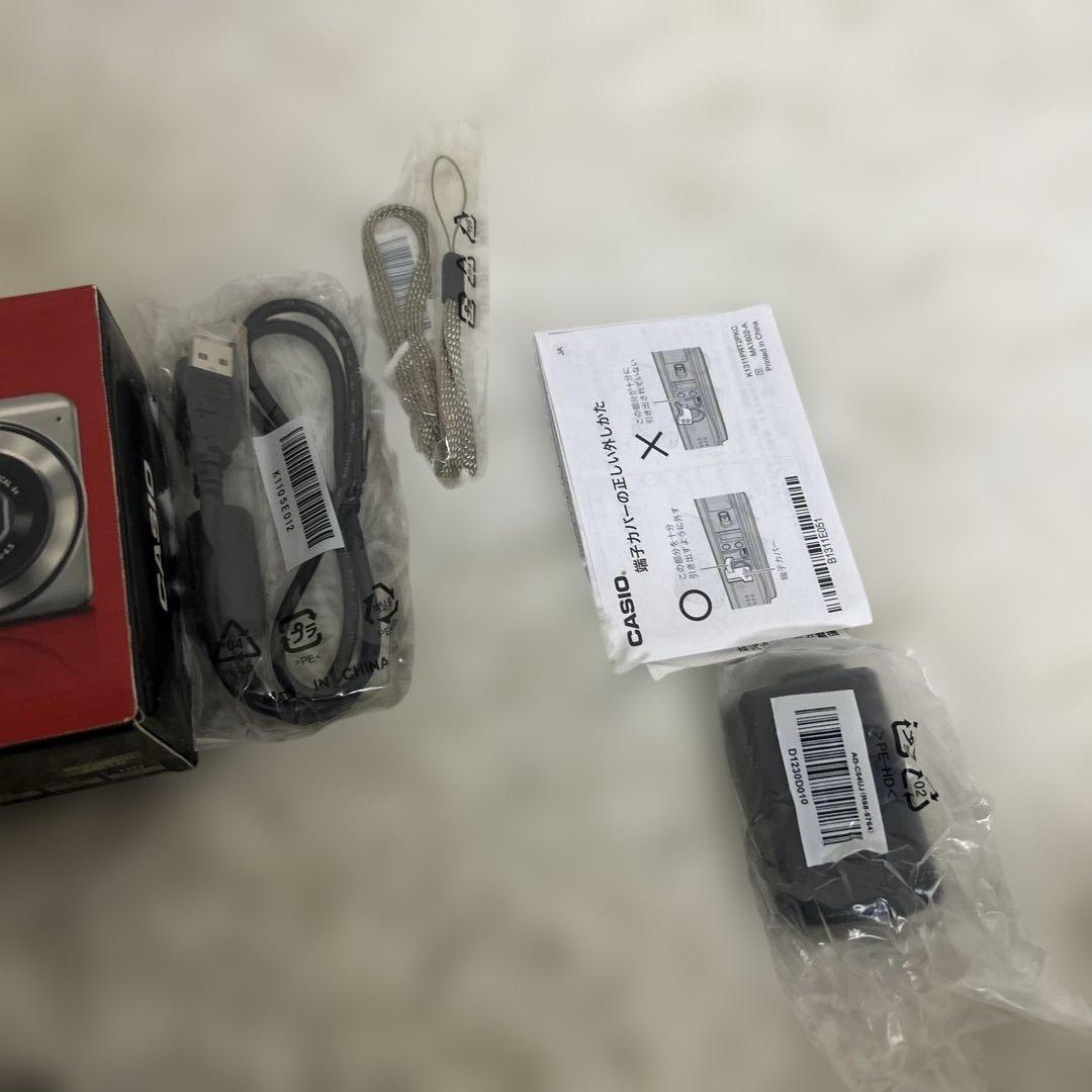 【未使用級】CASIO カシオ EXILIM EX-ZS28 付属品完備