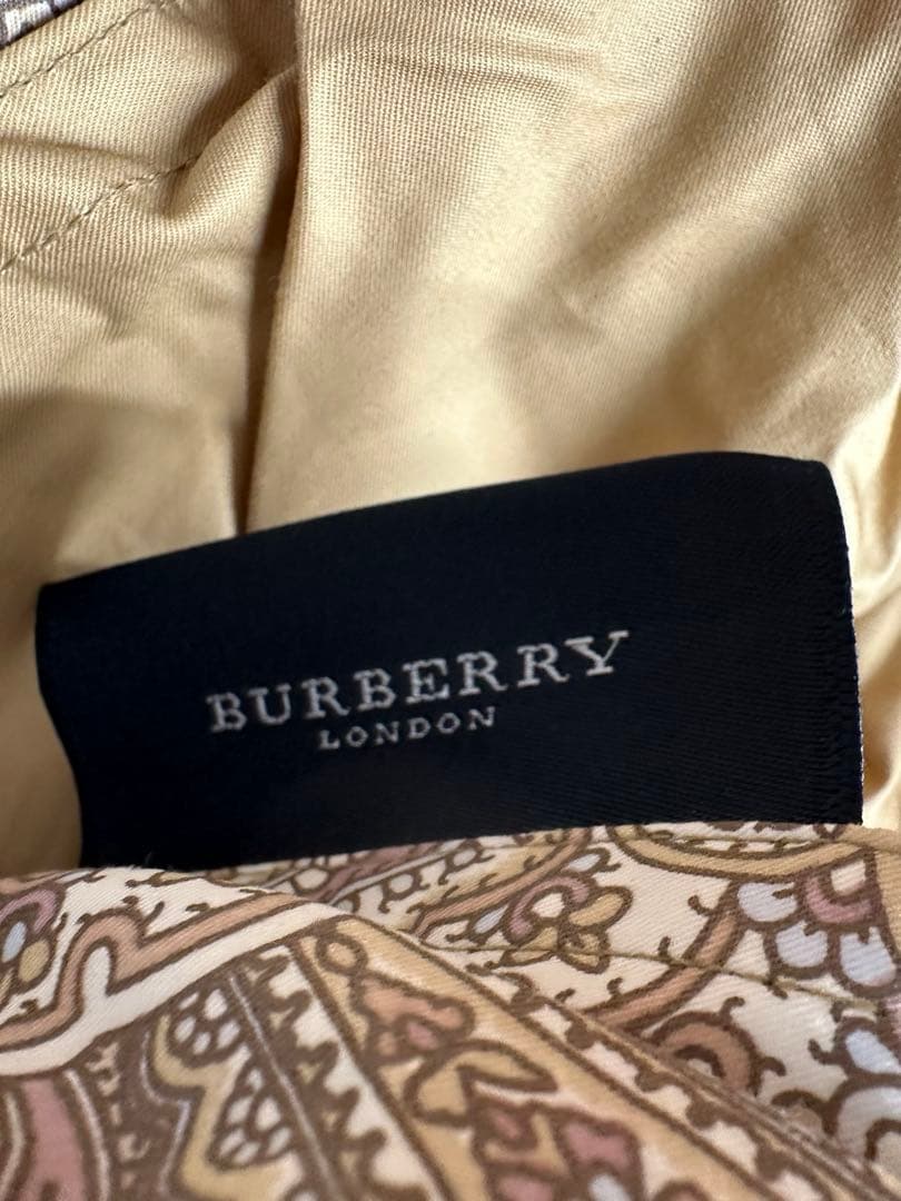 西川布団　BURBERRY 羽毛掛け布団　【新品未使用】