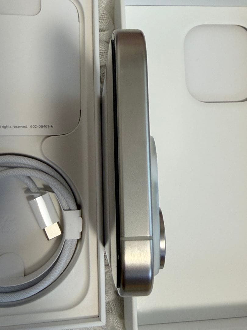 Apple iPhone15Pro 256GB ホワイトチタニウム 本体 極美品