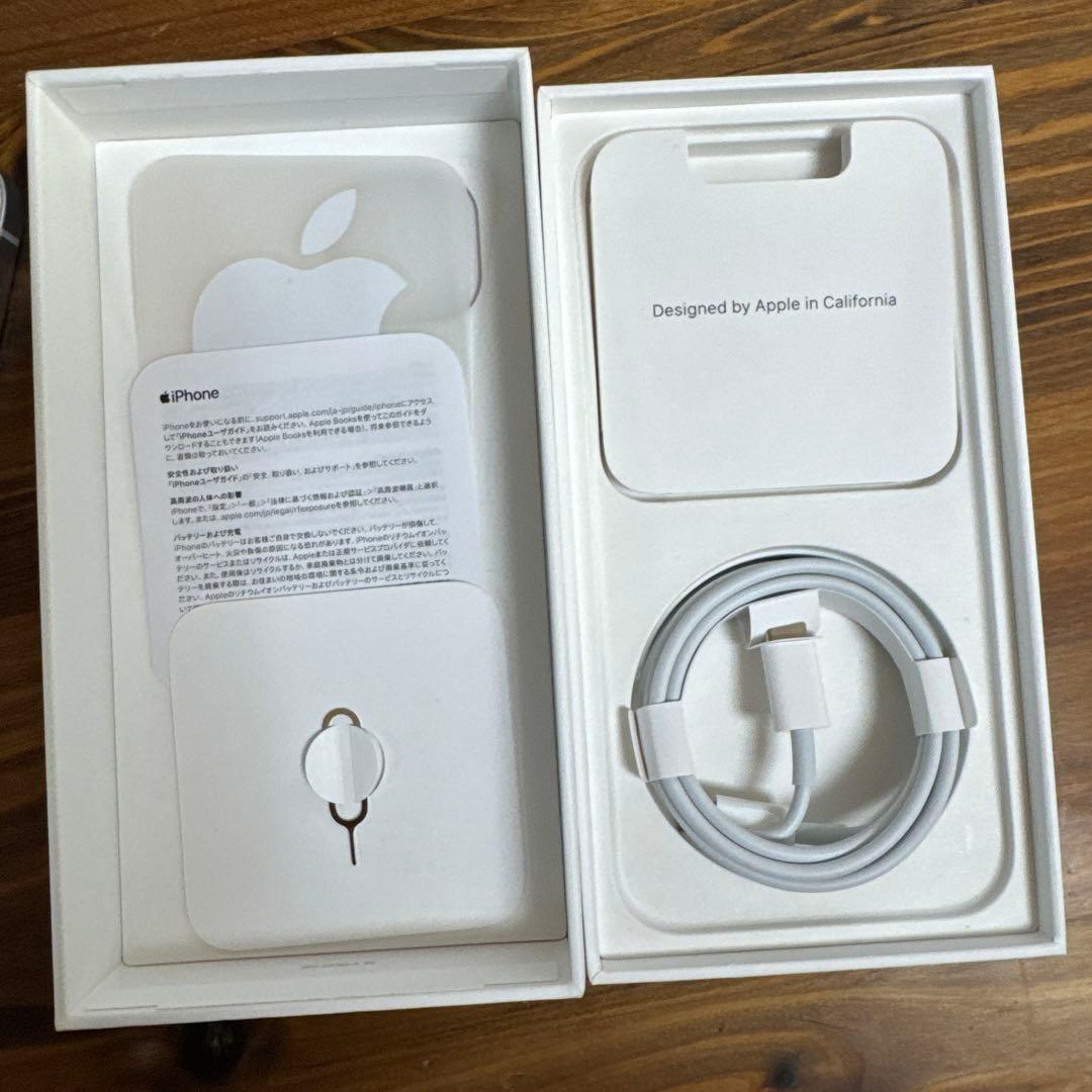 iPhone 13 256GB スターライトSIMフリー　箱・付属品あり
