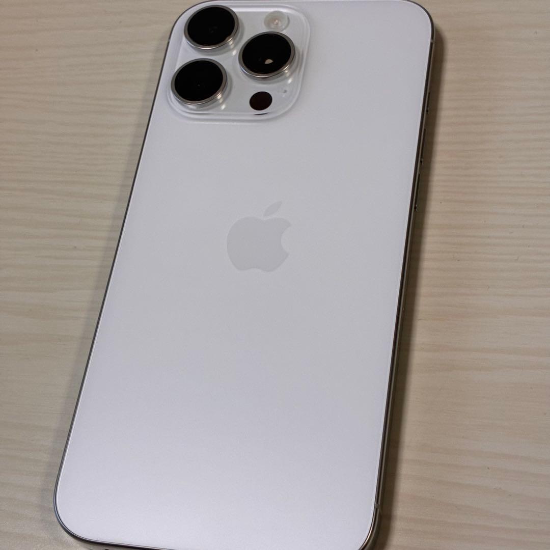 iPhone16ProMax256ホワイトバッテリー100新品フィルム他おまけ付