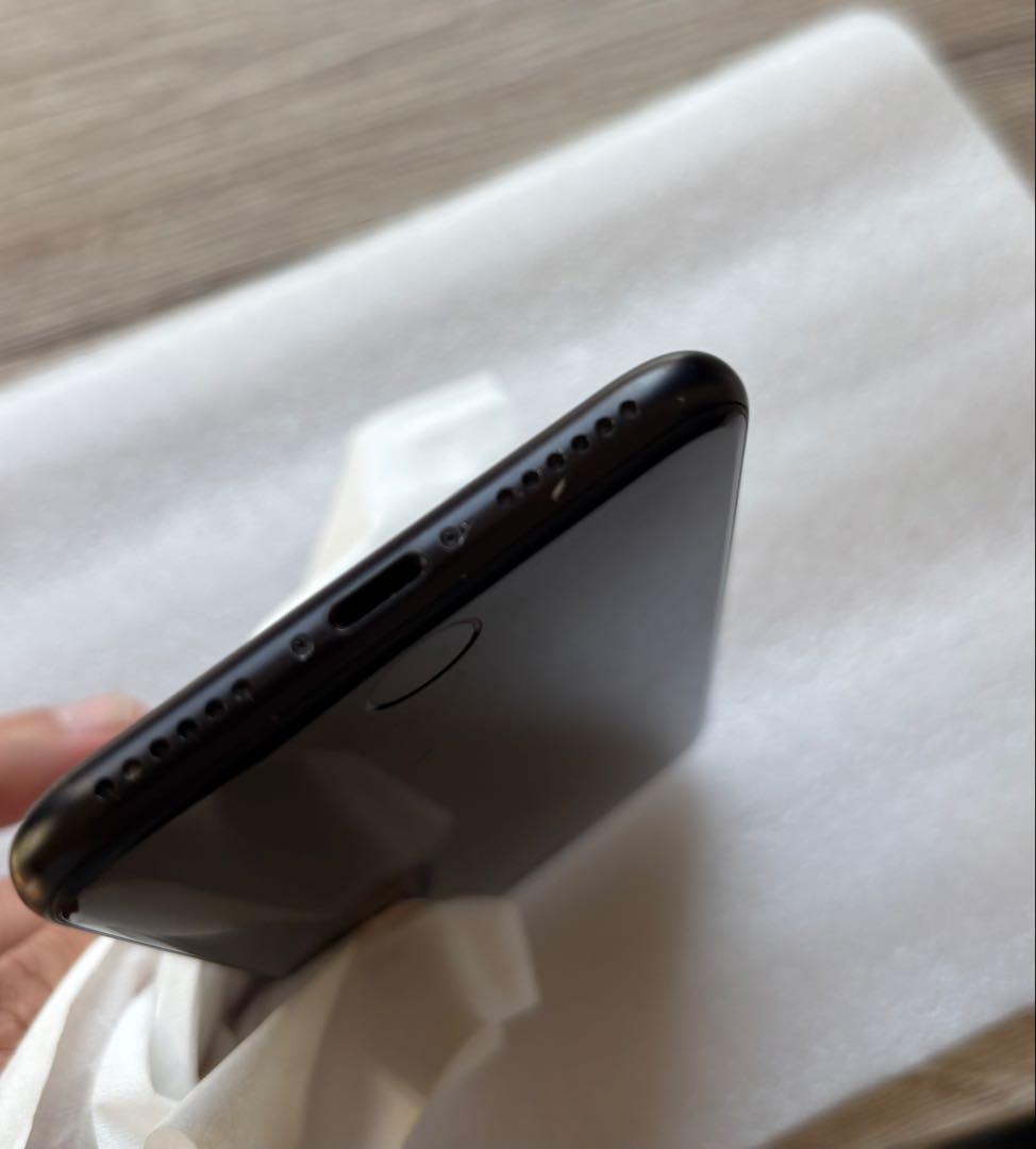 美品 iPhone SE 第二世代 64GB バッテリー83% ブラック