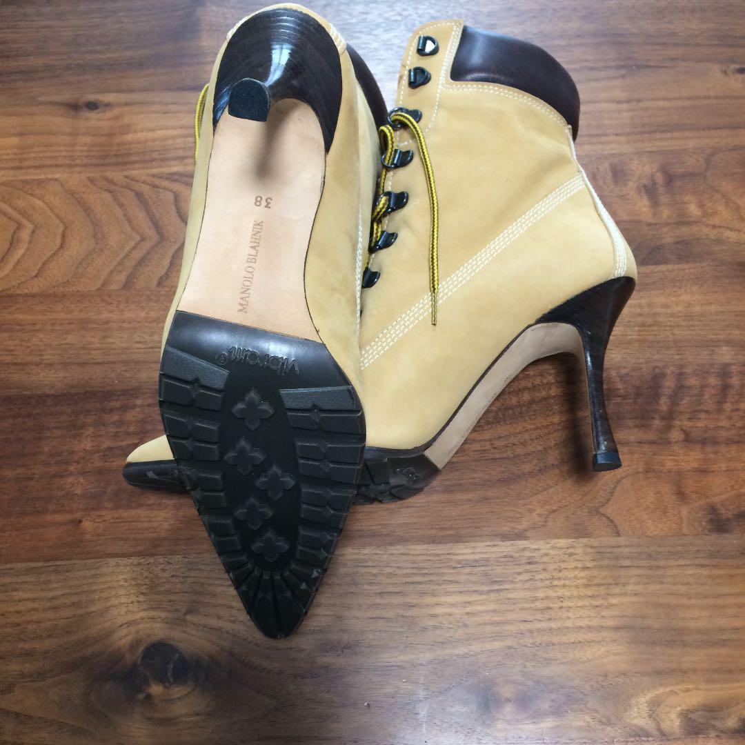 マノロブラニク ショートブーツ