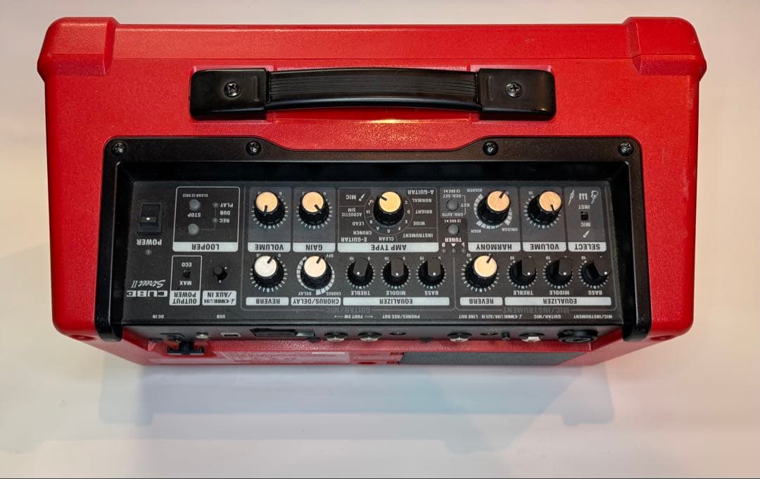 Roland BOSS CUBE Street II スピーカー 赤 アンプ路上