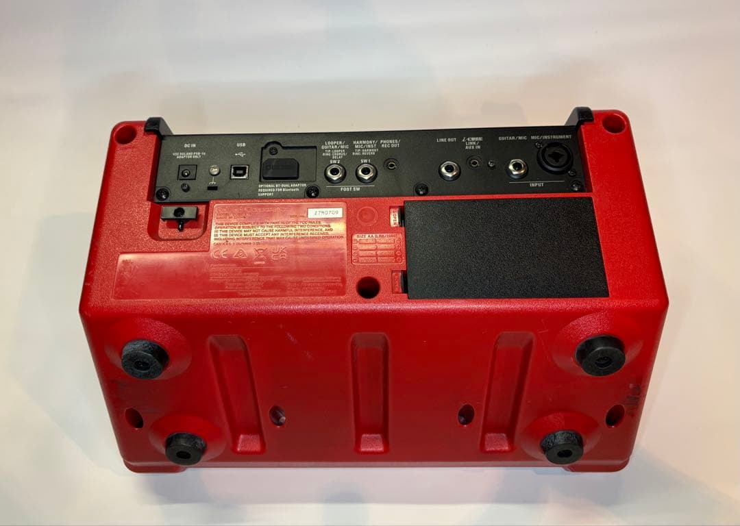 Roland BOSS CUBE Street II スピーカー 赤 アンプ路上