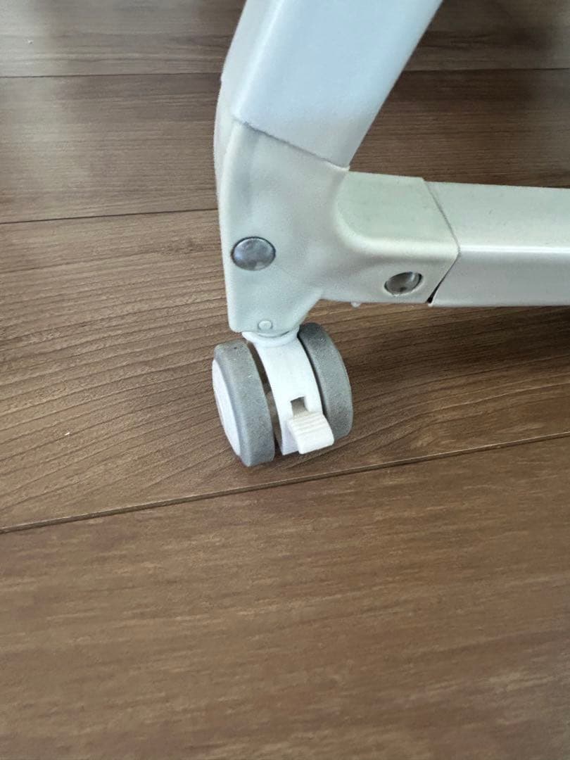 Kino Linpo ベビーベッド　カーキ