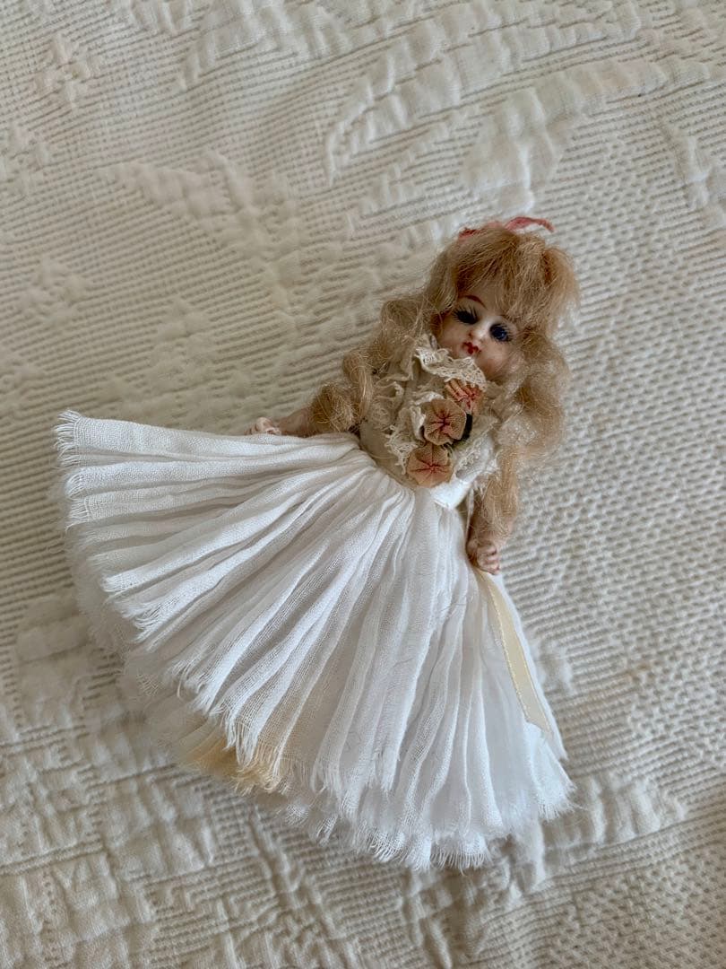 ※ réservé※ロココ装飾プレゼンテーションボックスミニョネットビスクドール