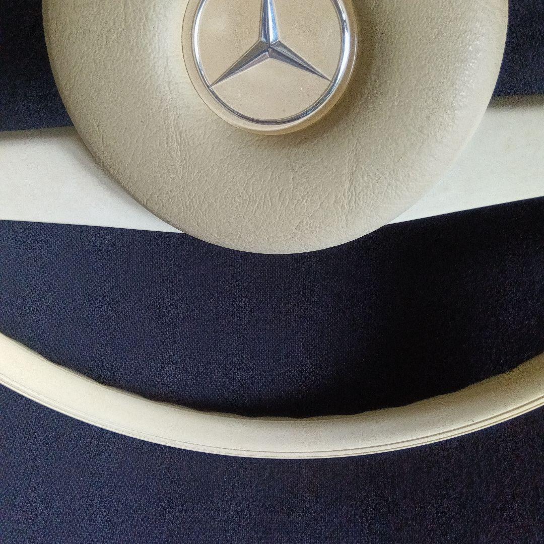 t*4様 メルセデス・ベンツ 　ホワイトステアリング 　縦目