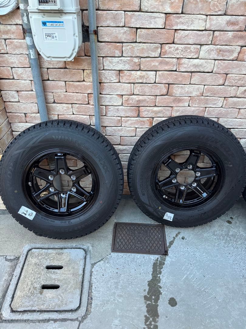 ハイエース195/80R15スタッドレス15インチ6穴139.7キラーホイール