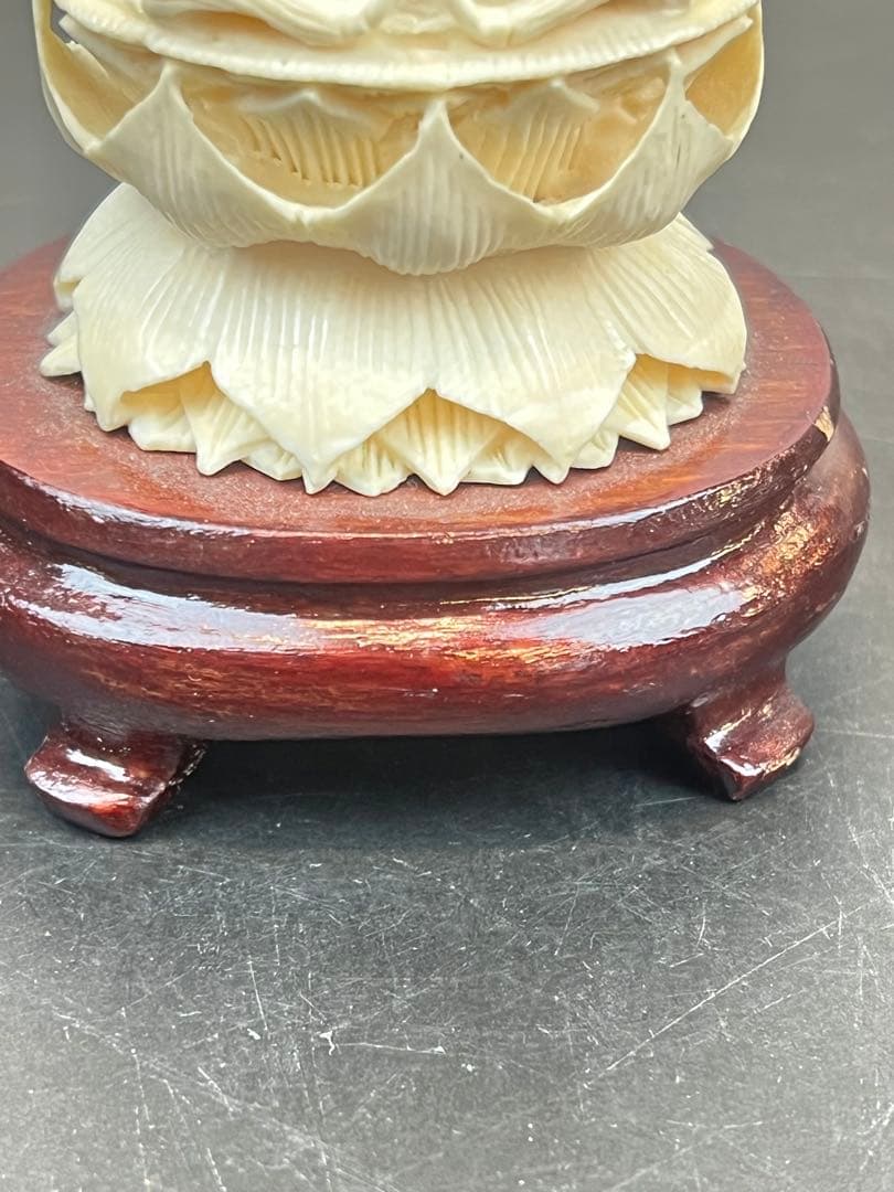 極上観音像　置物　高さ約18㎝/250g 送料込み￼