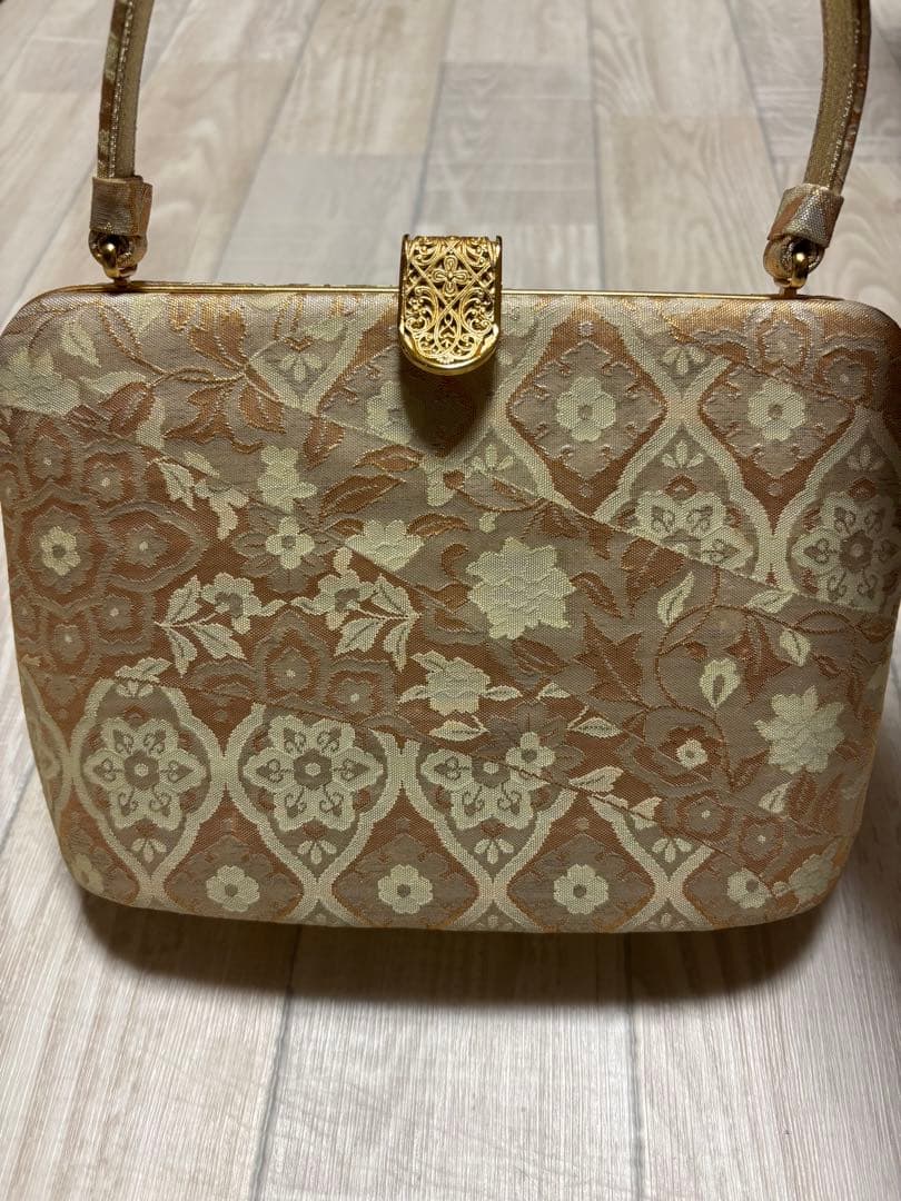 はきもの匠　神田胡蝶　帯地　最高級草履バック　Ｌサイズ　シャンパンゴールド