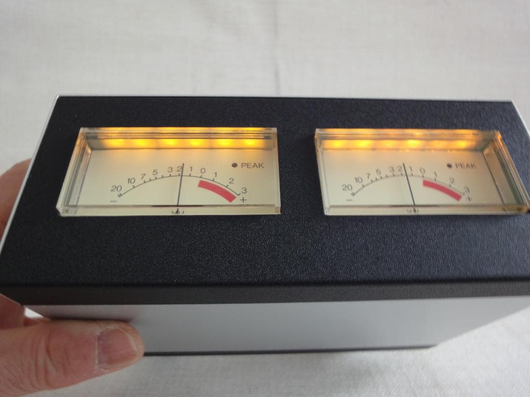 自作ステレオVUメーター220号機（YAMAHAワイド大型・ピーク付）