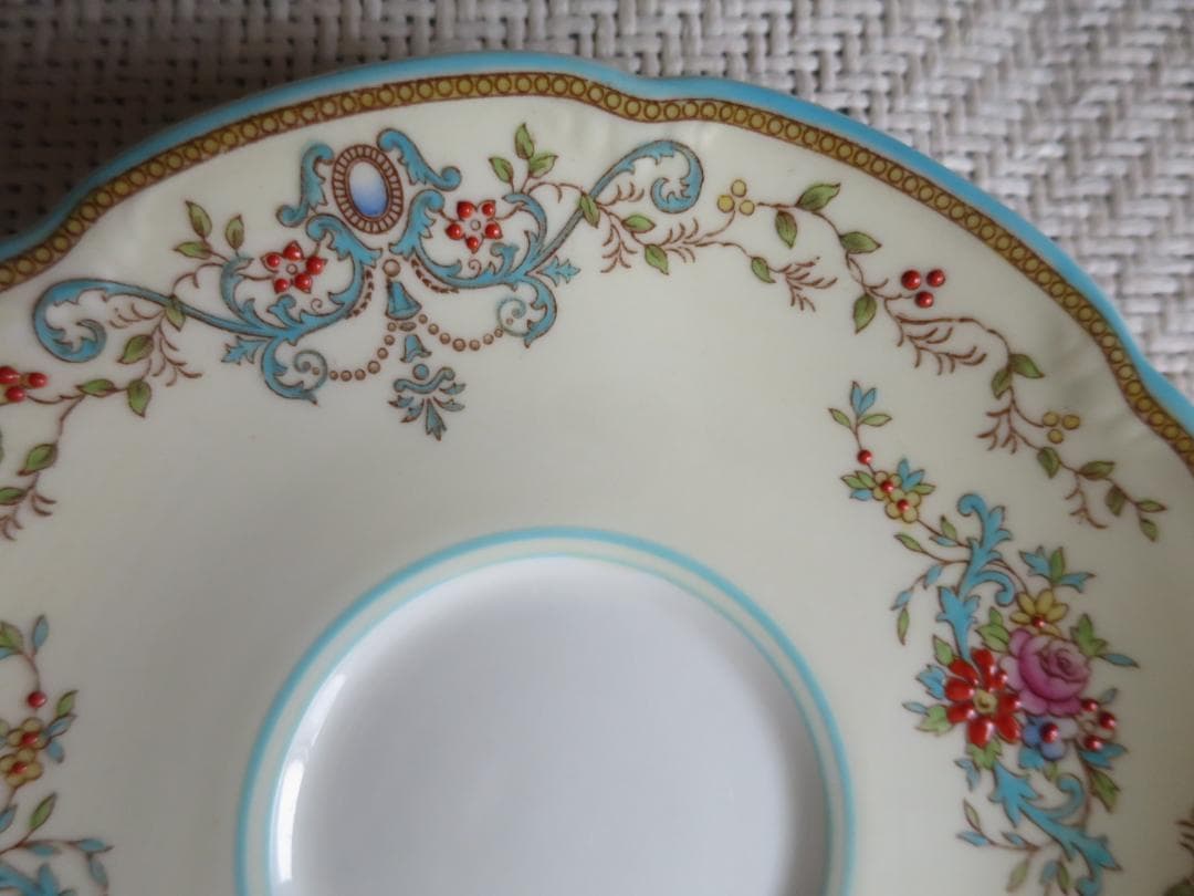 英国ロイヤルドルトン　ティーカップ・ソーサーセット　手描き1930年代