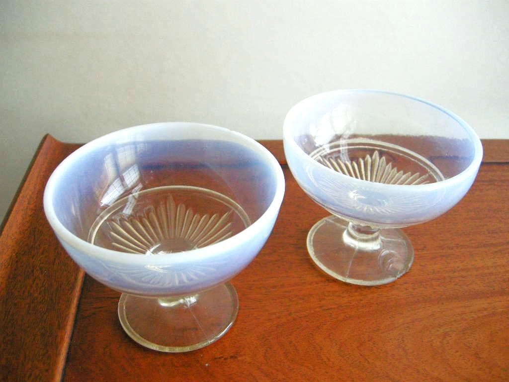 乳白色ガラス　コンポート　氷コップ　2ケセット　欠けあり