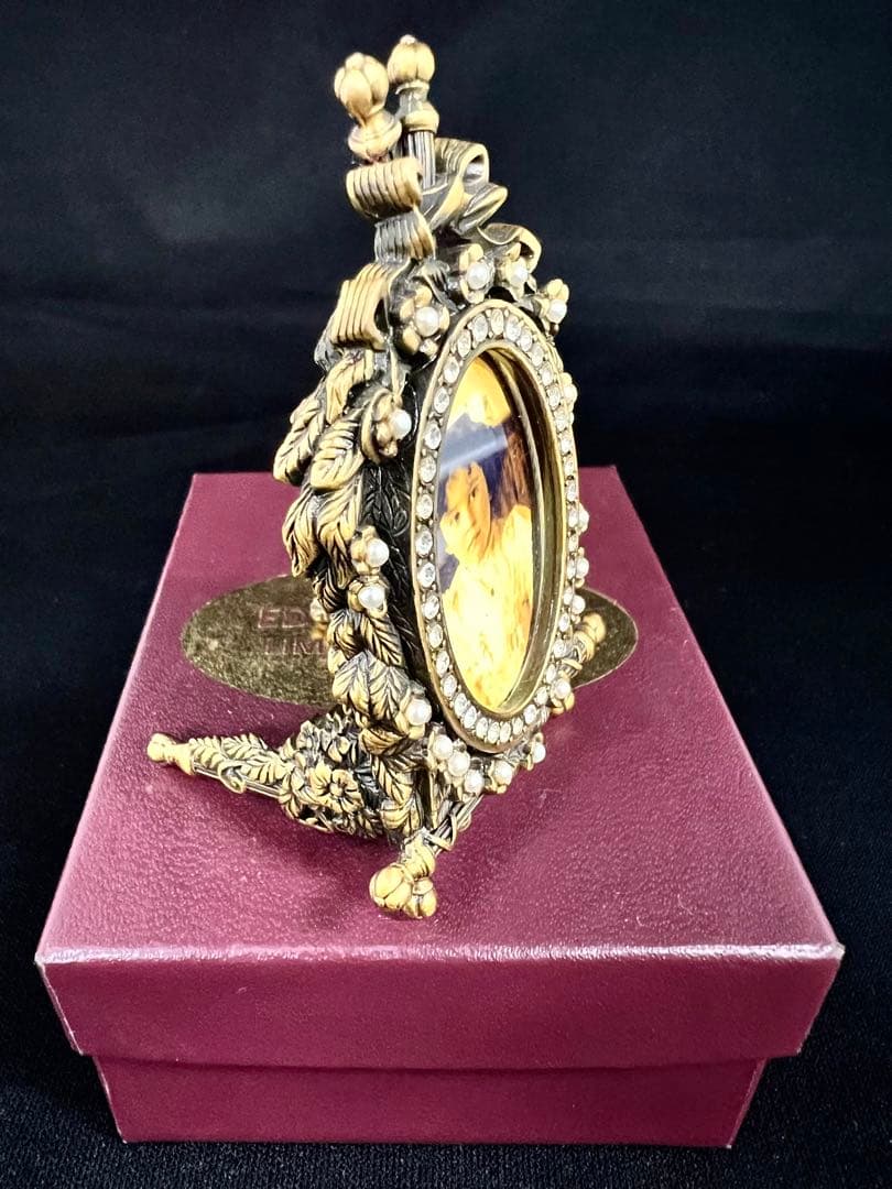 EDGAR BEREBI】リーガルミニフレーム】スワロフスキークリスタル】パール