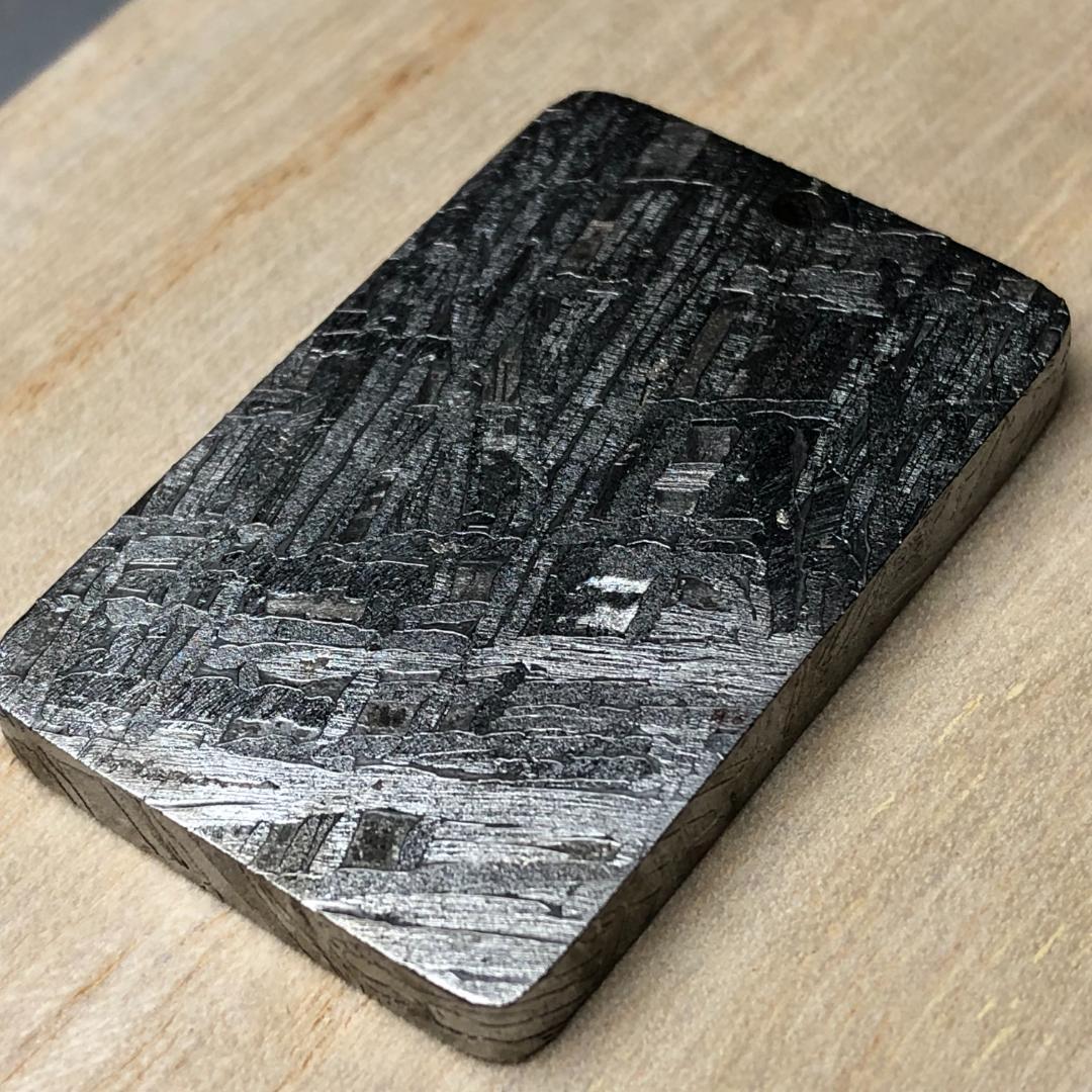 隕石 鉄隕石　アルタイ隕石　ペンダントトップ　ナチュラル　原石　重さ約43g