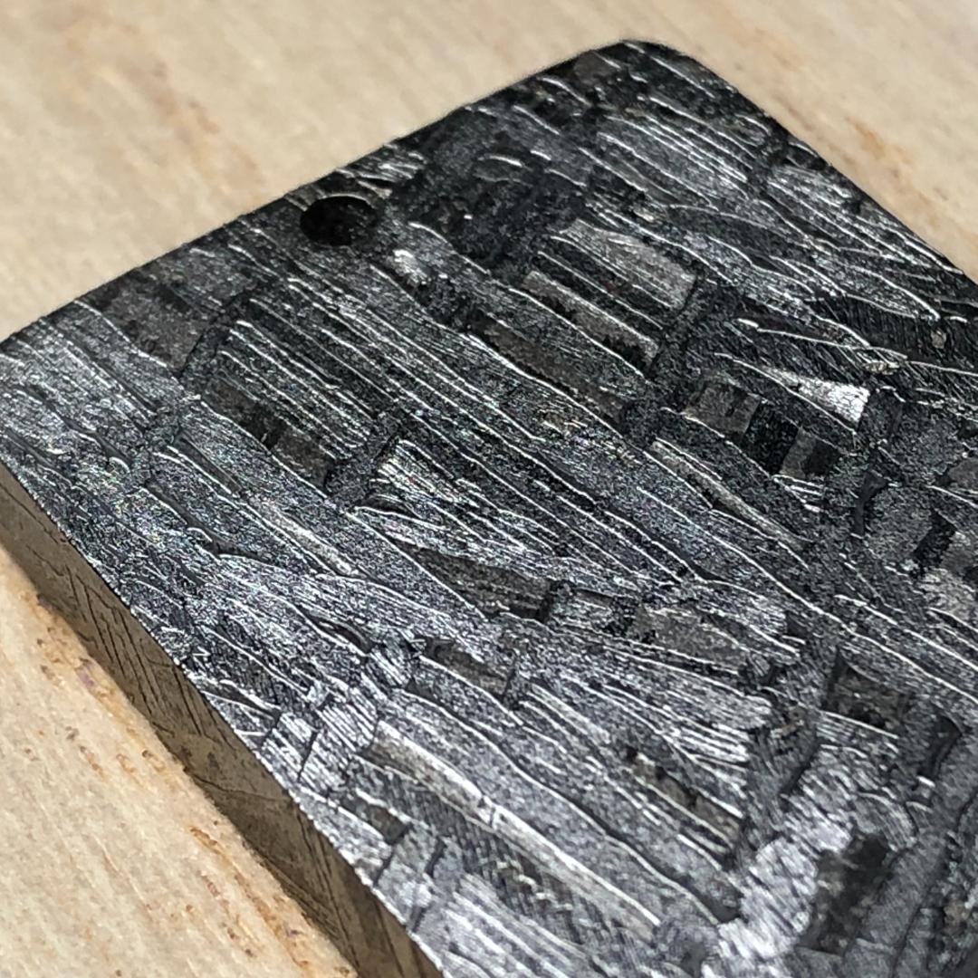 隕石 鉄隕石　アルタイ隕石　ペンダントトップ　ナチュラル　原石　重さ約43g