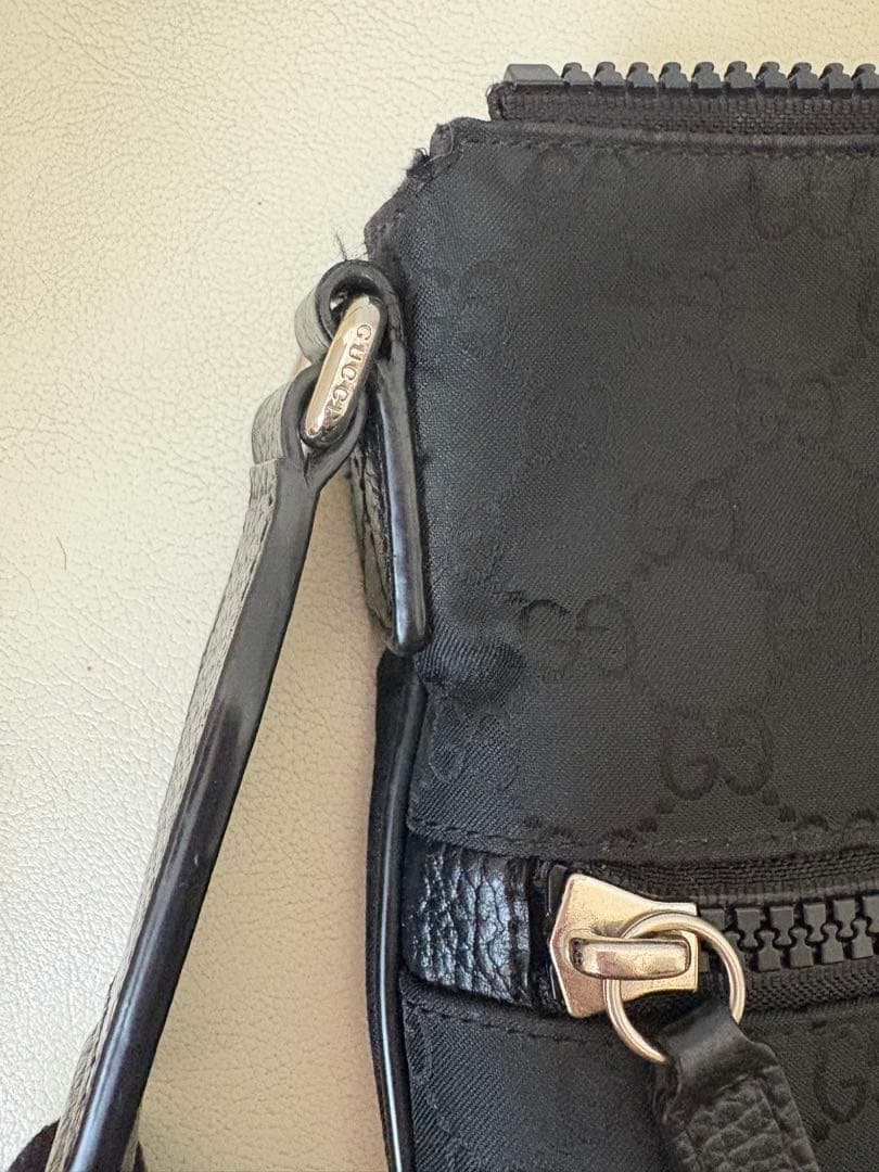 GUCCI グッチ　ショルダーバッグ　メッセンジャーバッグ　ナイロン