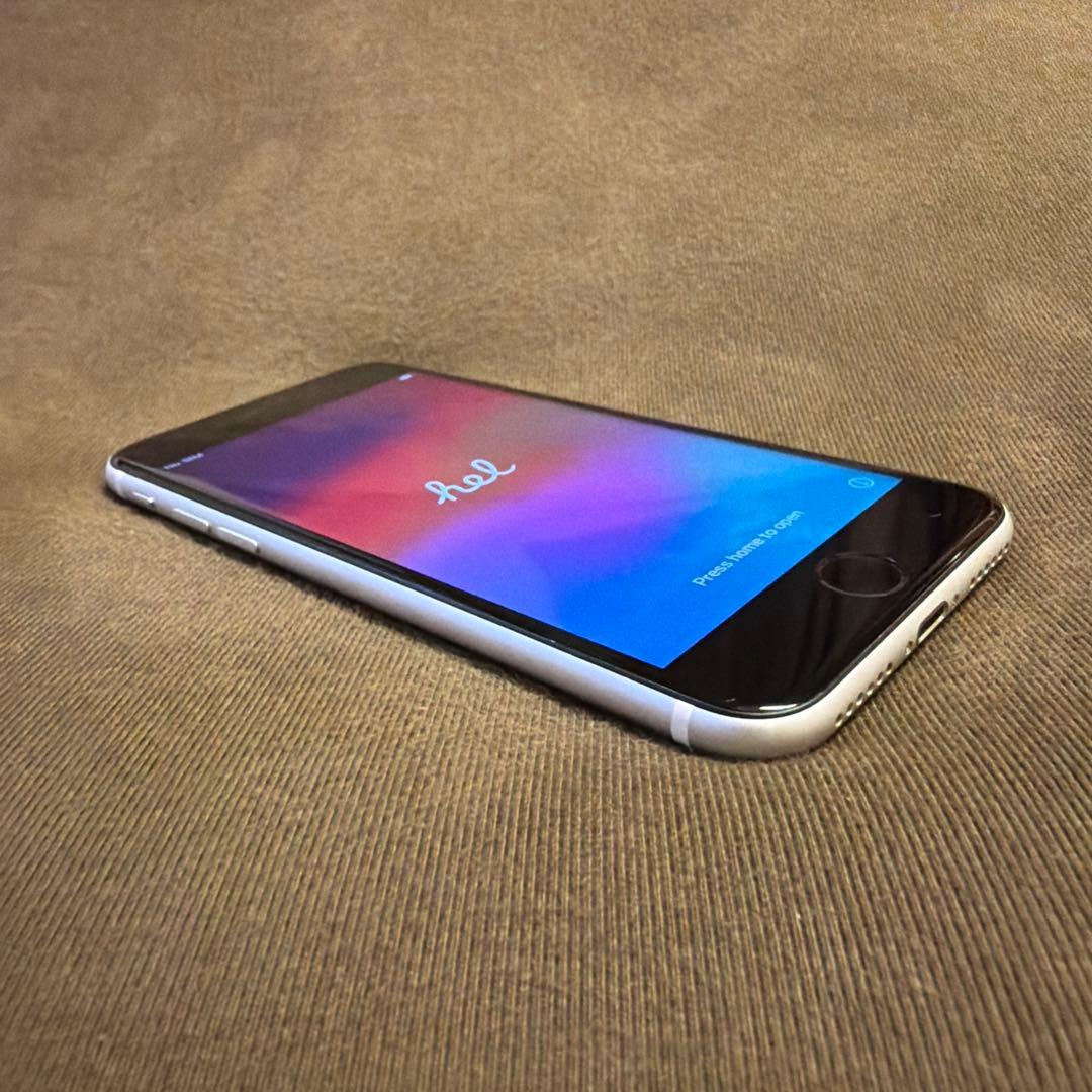 iPhone SE 第2世代 64GB 白 SIMフリー（箱付属品付き）