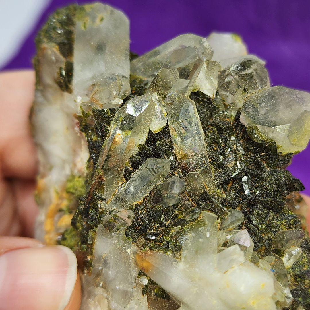 奇跡の共生石！エピドート＆クリスタル原石①　唯一無二の高波動パワーストーン