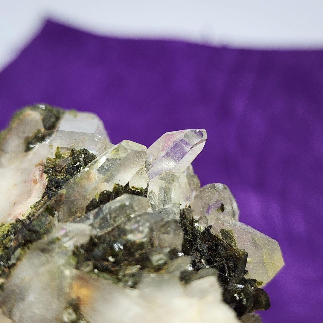 奇跡の共生石！エピドート＆クリスタル原石①　唯一無二の高波動パワーストーン