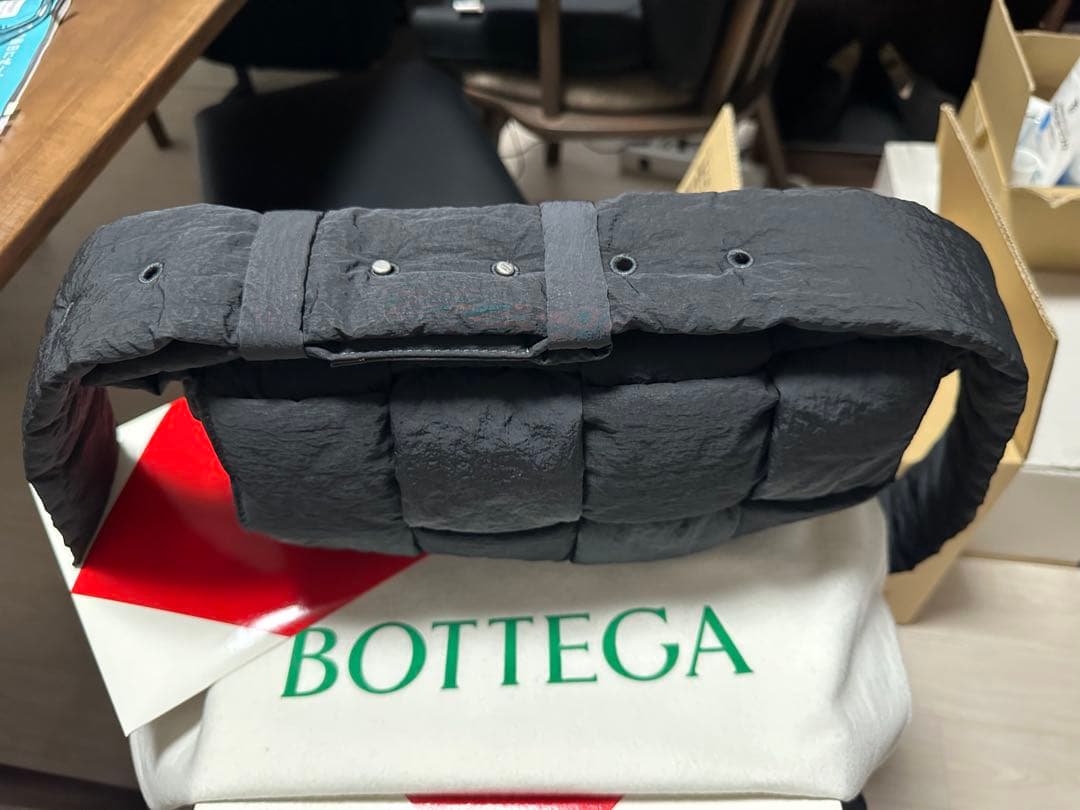 Bottega Veneta パテッド　テック　カセット