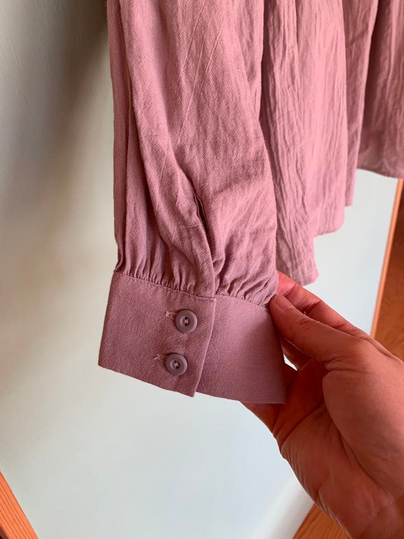 オオカミと月灯りのかぐや　ライトグレーコットンブラウス　ギャザー