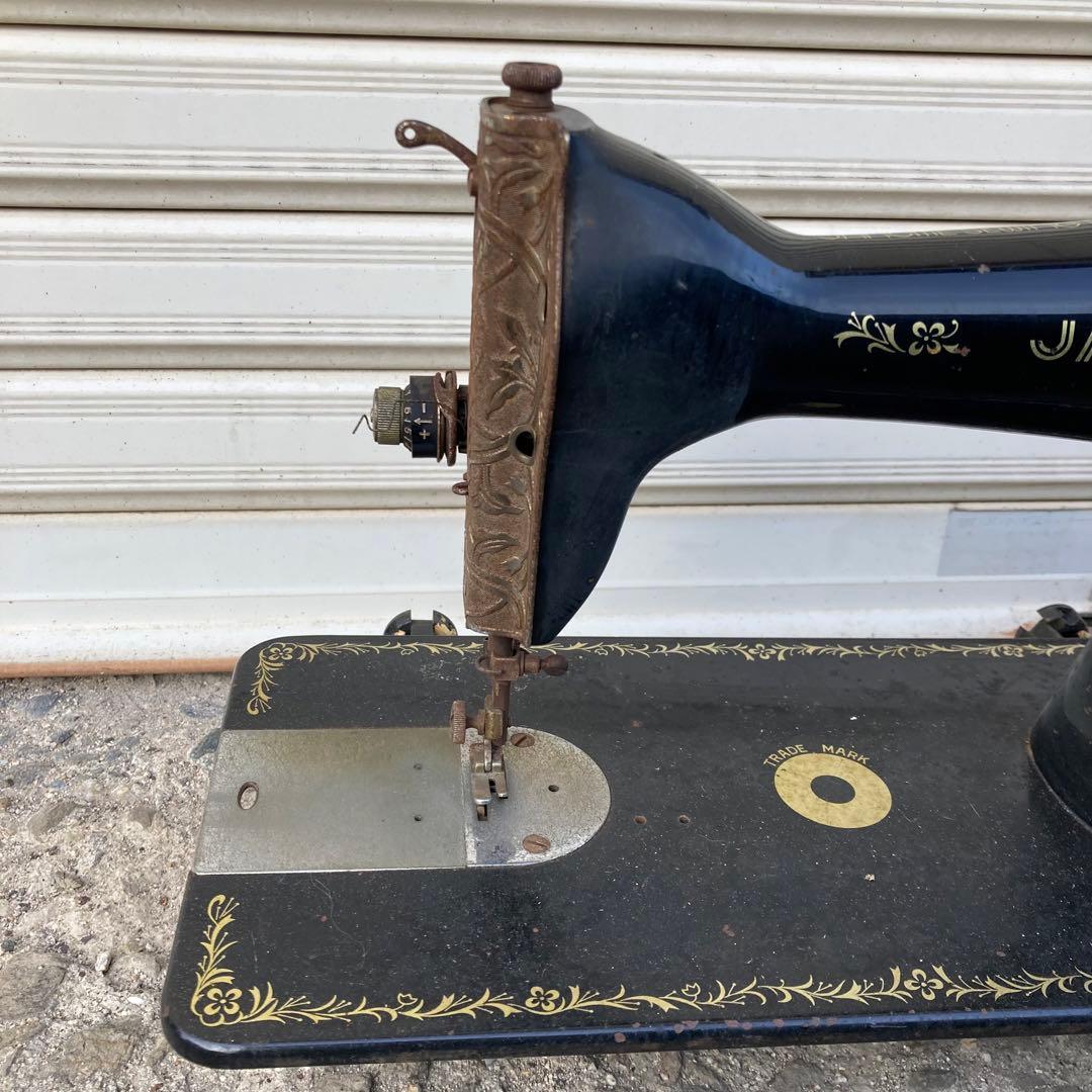 ジャノメ　アンティークミシン