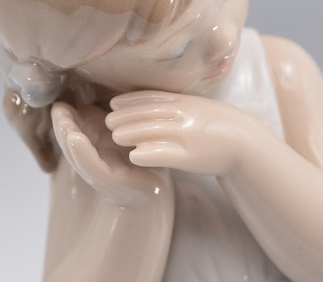 わが家のプリンセス　＃6973　★リヤドロ　スペイン　ポーセリン　光沢仕上げ