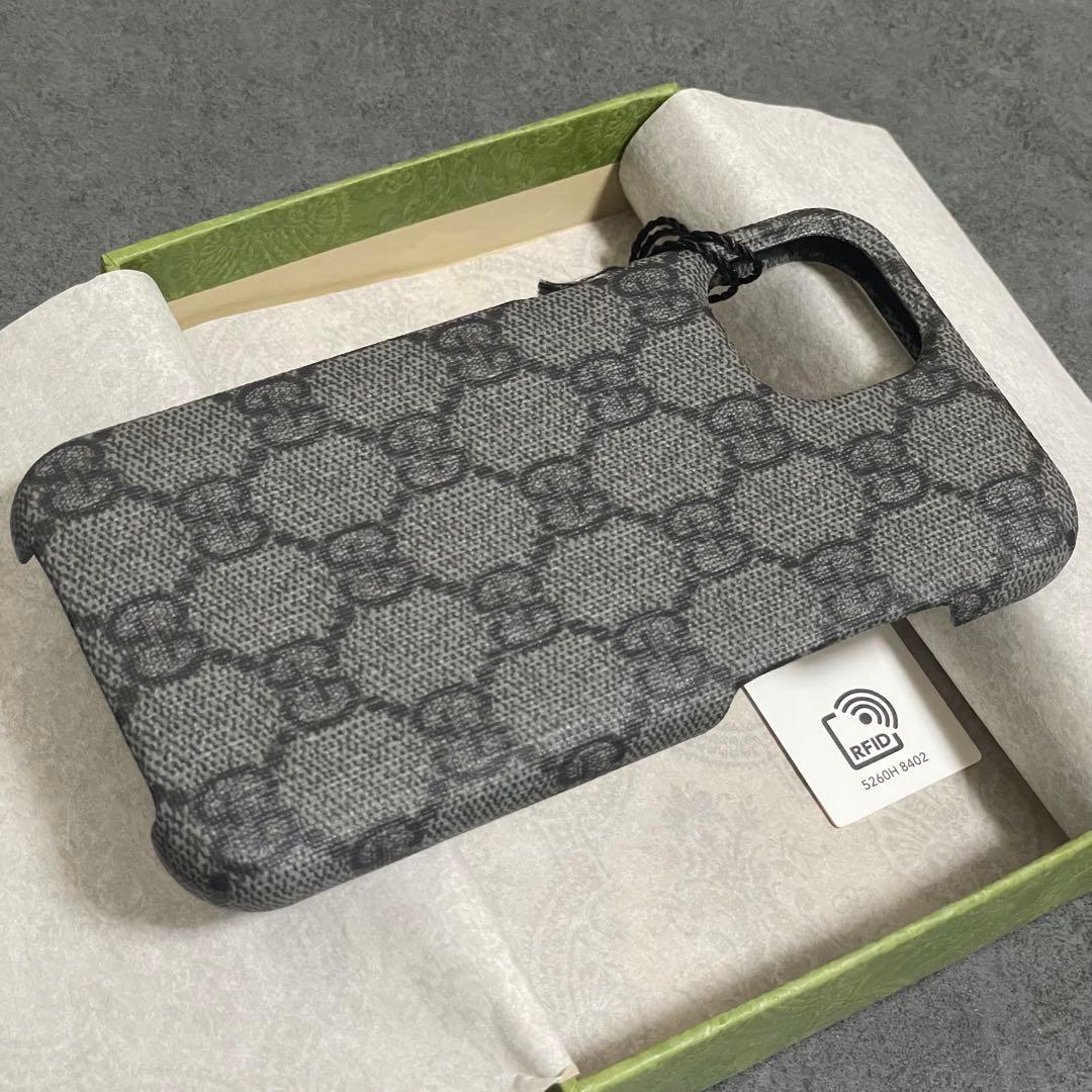 【新品未使用】 GUCCI iPhone15 スマホケース 携帯ケース