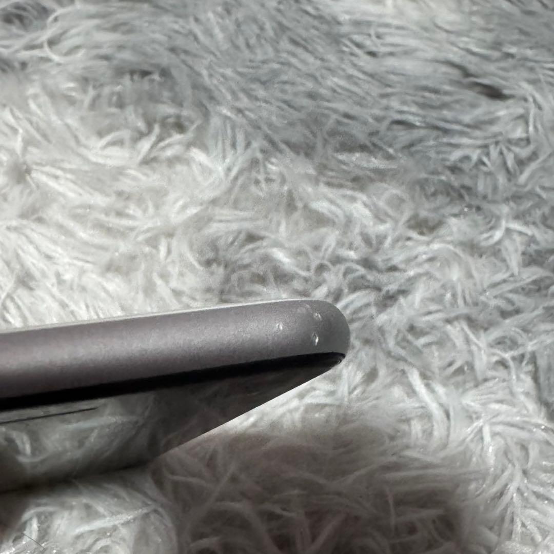 美品　iPhone SE 第二世代 64GB SIMフリー