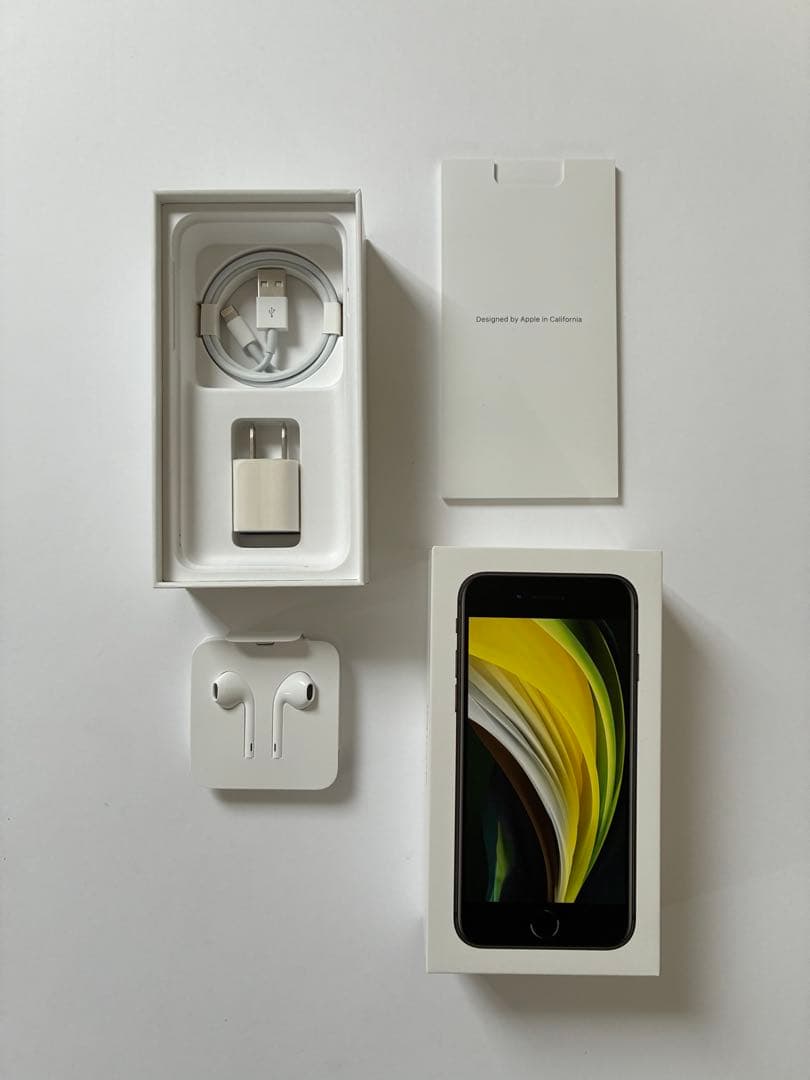 美品！！iPhone SE 64GB SIMフリー ブラック 正規品