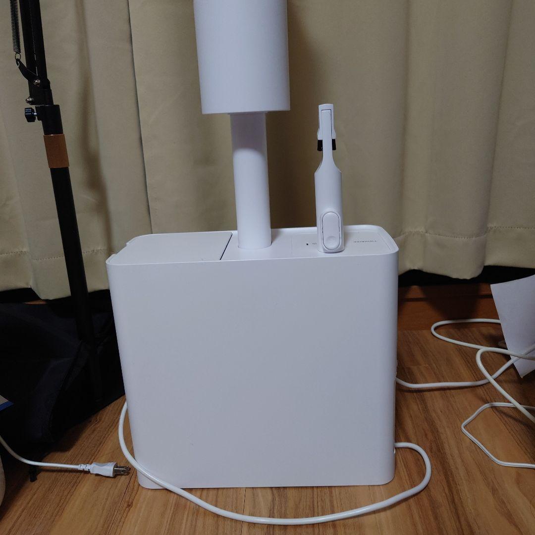 コードレス掃除機 サイクロン式 自動ゴミ収集 置くだけ充電 自走式 軽量