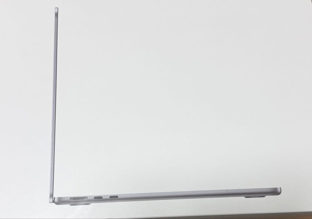 MacBook Air (M2, 2022) 8GB SSD256GB13インチ