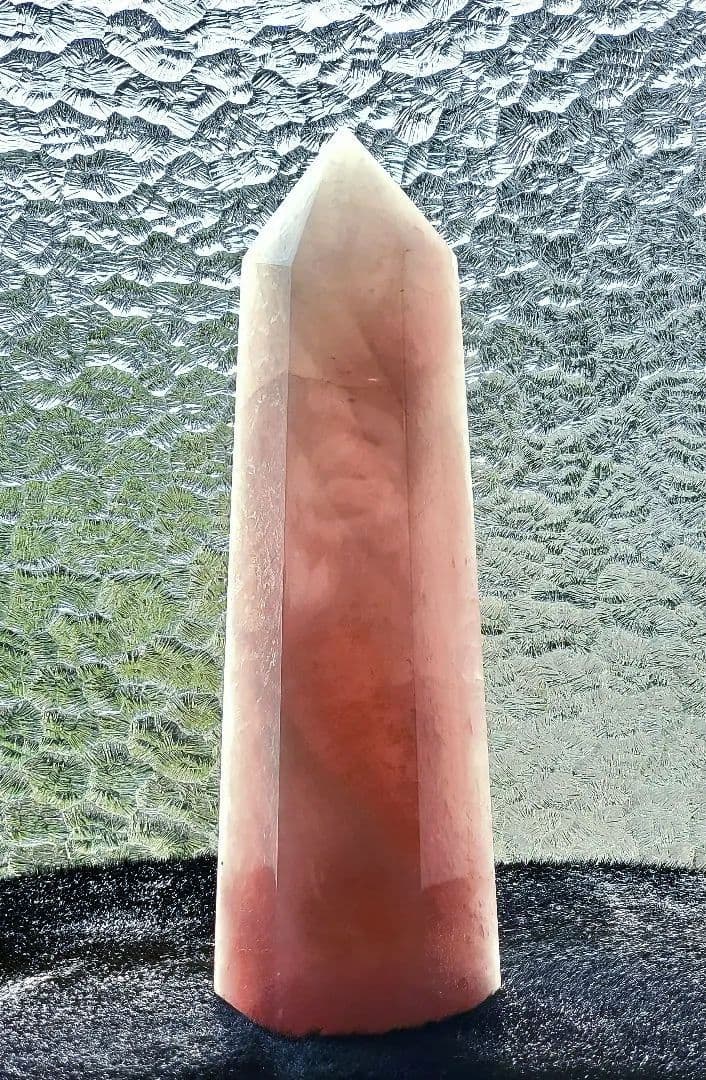 【東京書芸館】ブラジル産『巨大ローズクォーツ オベリスク』定価132,000円