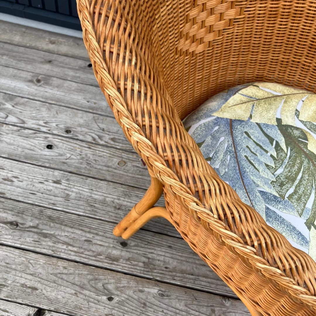 ② 昭和レトロ カザマ 花柄クッション アーチ型ラタンチェア アームチェア