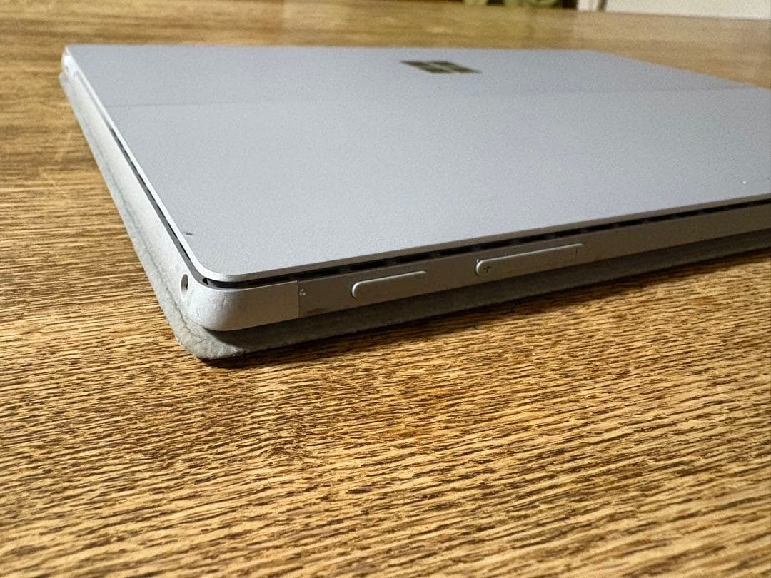 【美品】Microsoft Surface Pro（第5世代）