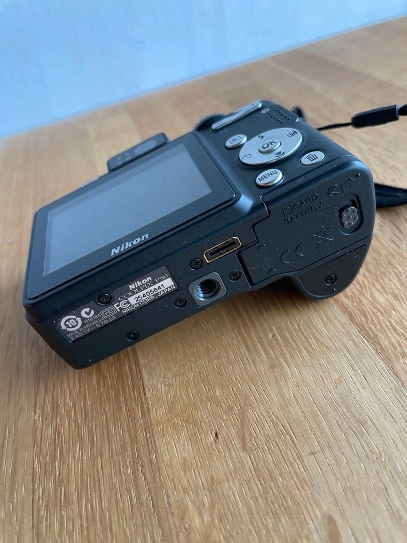 Nikon COOLPIX P50 本体と付属品　匿名配送