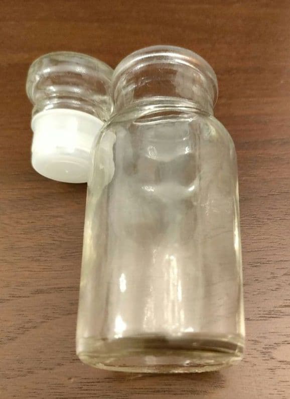 アンティーク風の小物入れ（小瓶棚）　壁掛けタイプ　小瓶10本付属