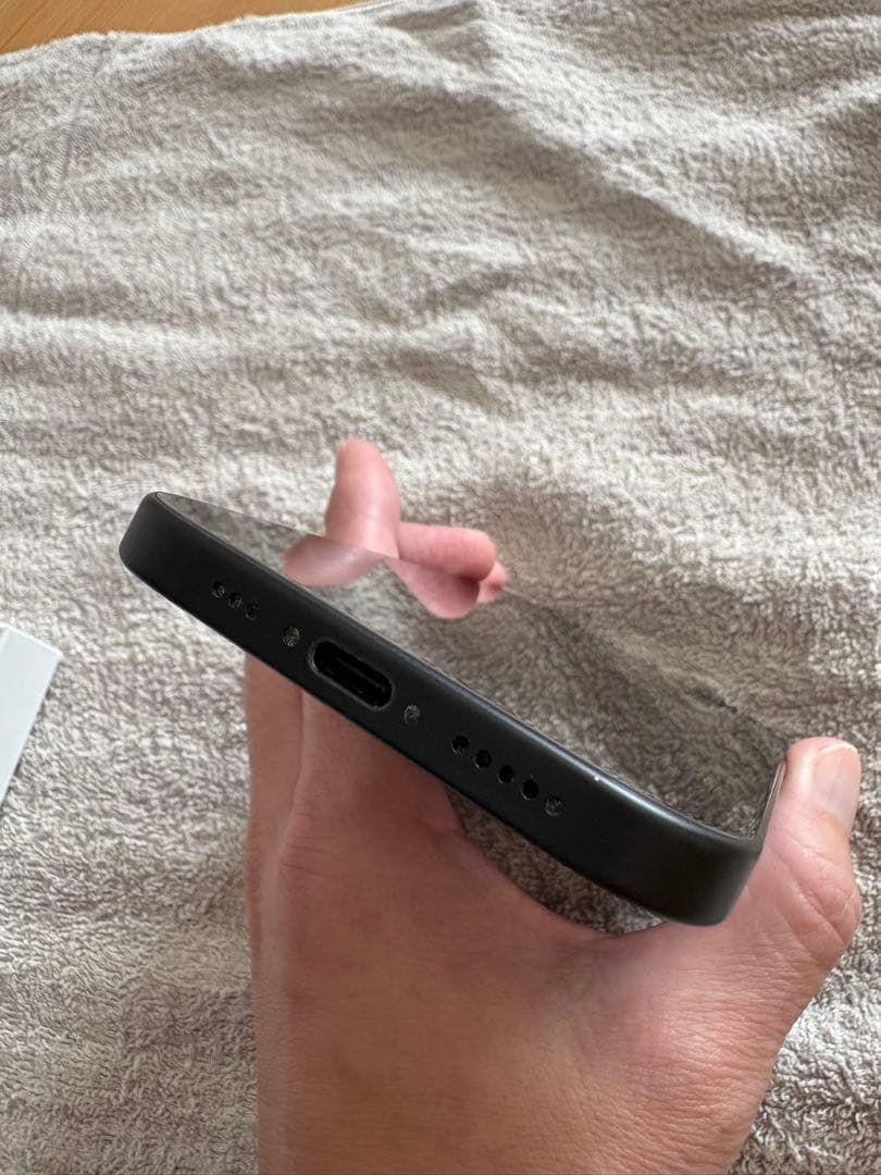 Apple iPhone 15 ブラック 本体　128GB