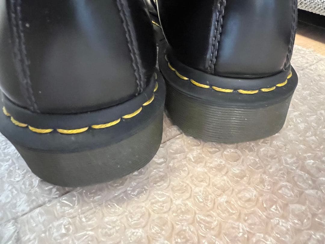 ドクターマーチン　8ホールブーツ 黒 イエローステッチ　UK7