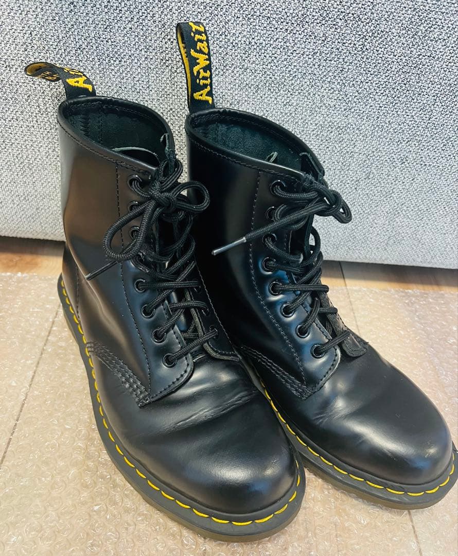 ドクターマーチン　8ホールブーツ 黒 イエローステッチ　UK7