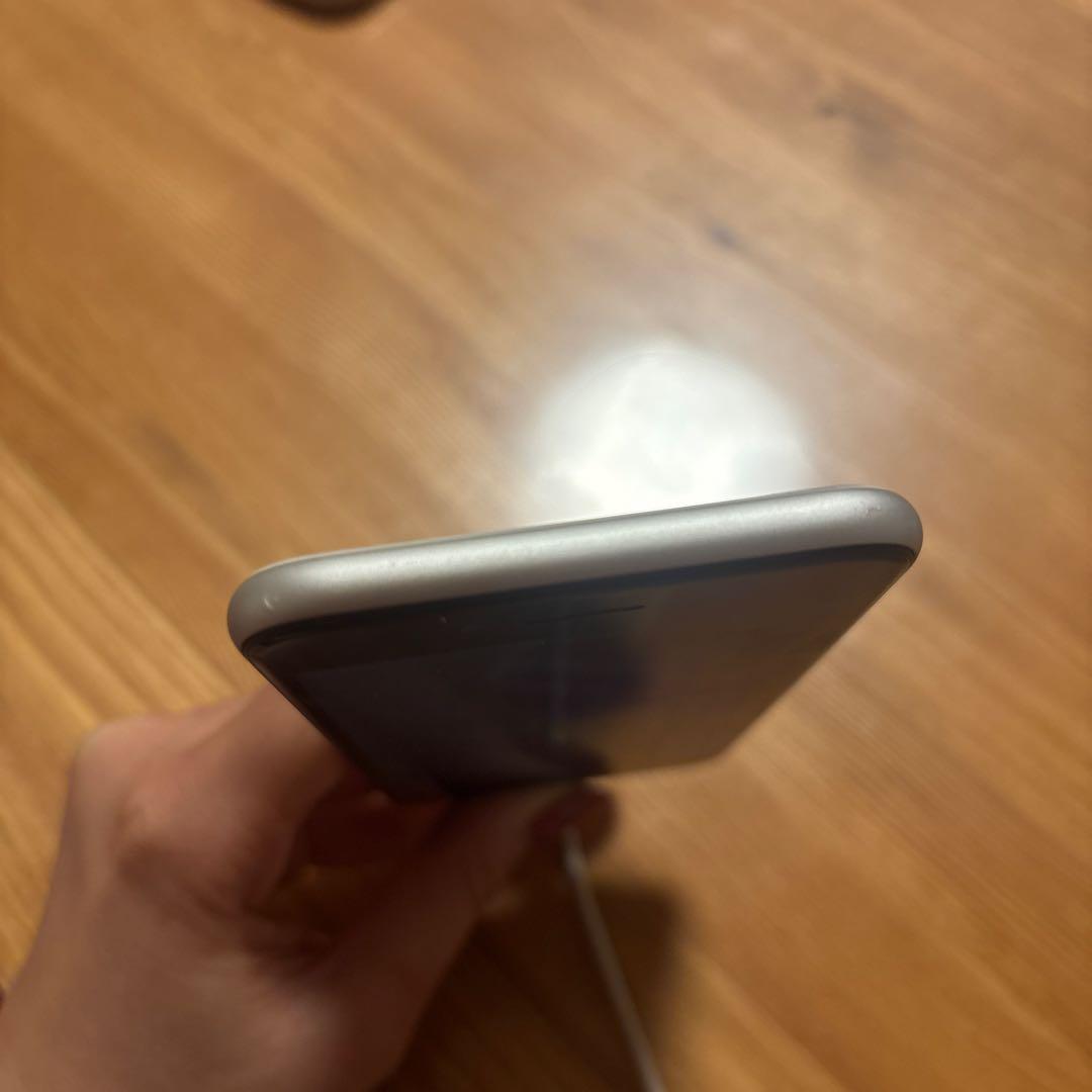 iPhone SE 第2世代 64GB ホワイト 最大容量85%