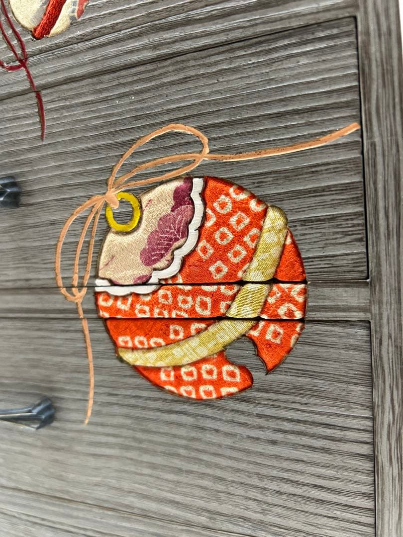 浅草　桐タンス　和風刺繍飾り　小物収納　小引出し　桐工芸　小物入れ　木目込み
