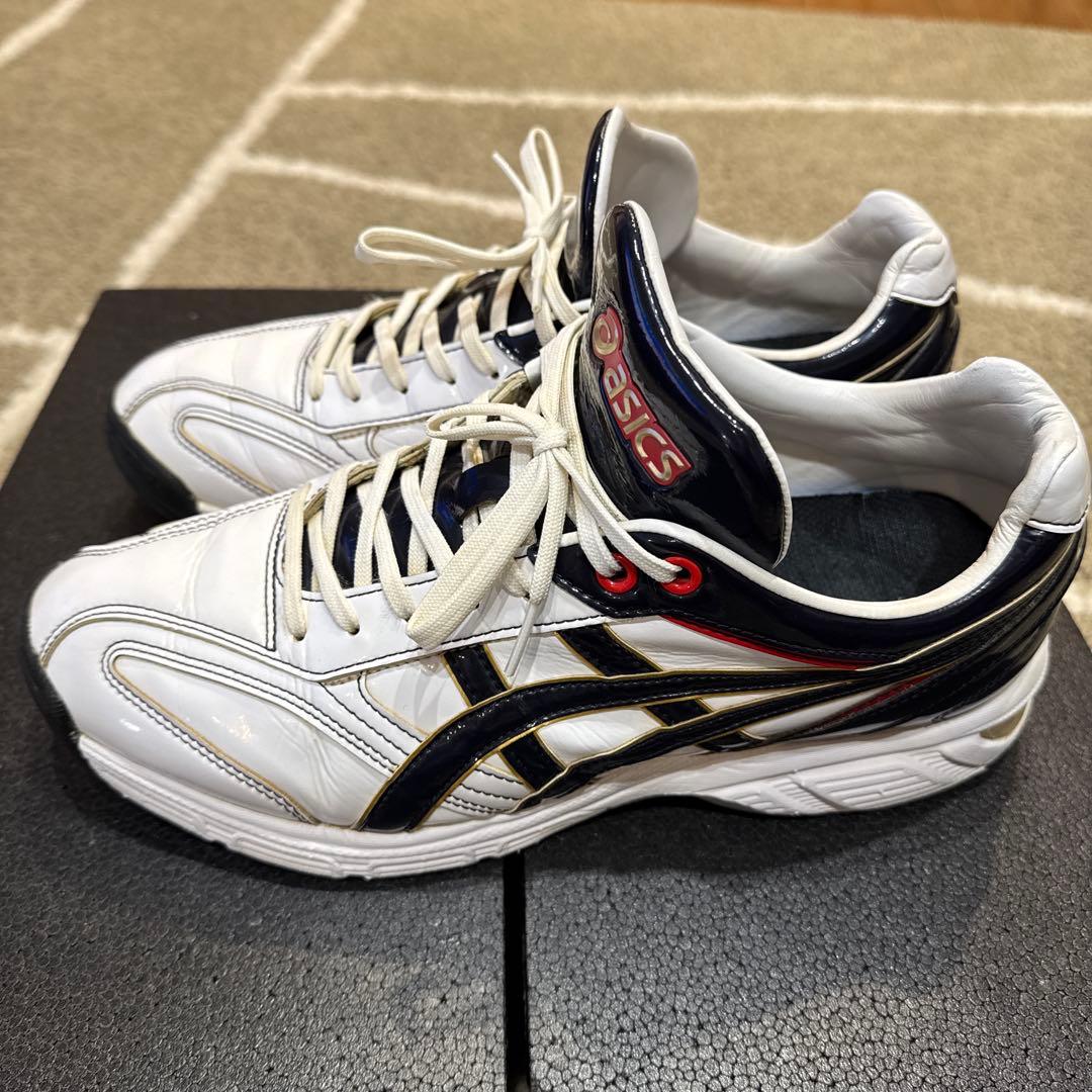 アシックス ゴールドステージトレーニングシューズ ホワイト/ネイビー/レッド