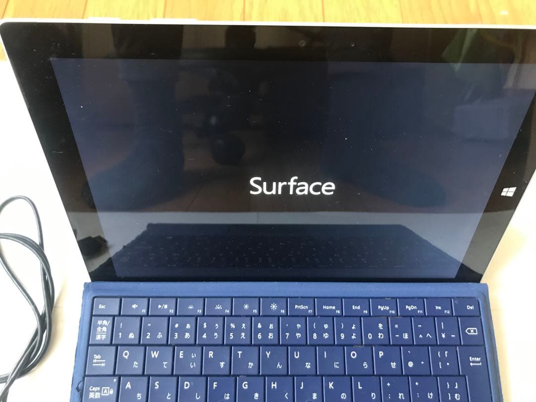 初期化済　充電ケーブル付 Microsoft Surface3 1657