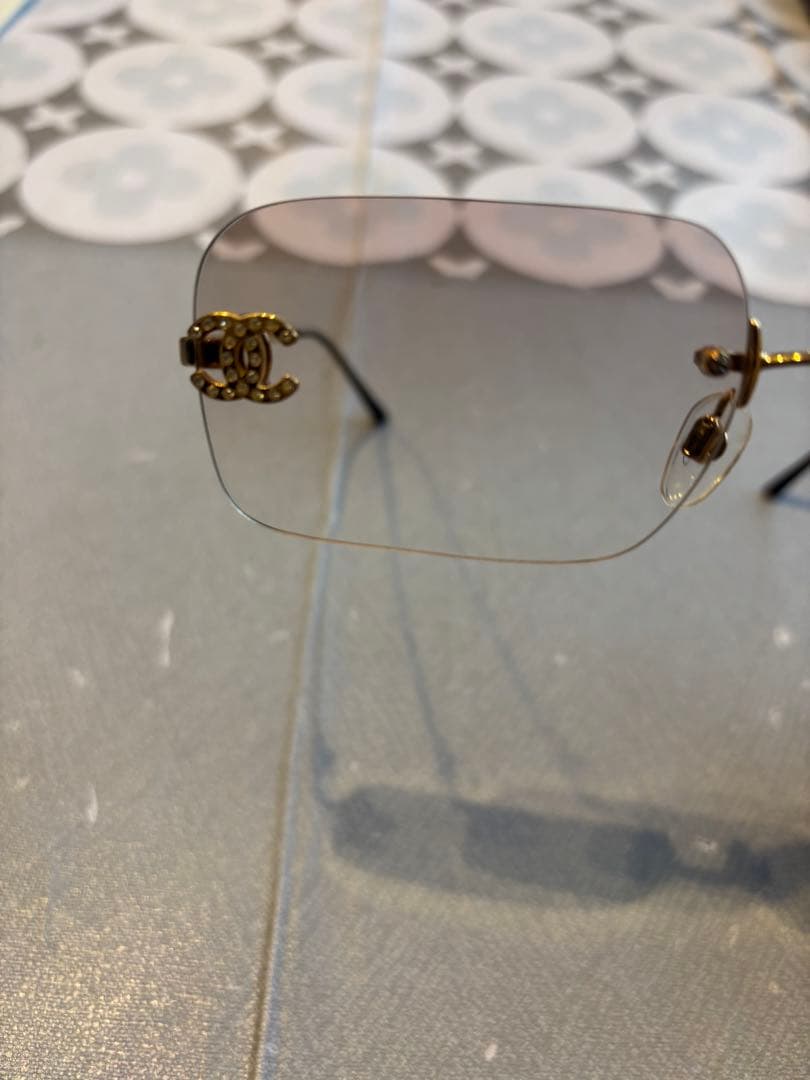 Chanel ゴールドフレーム スクエアサングラス