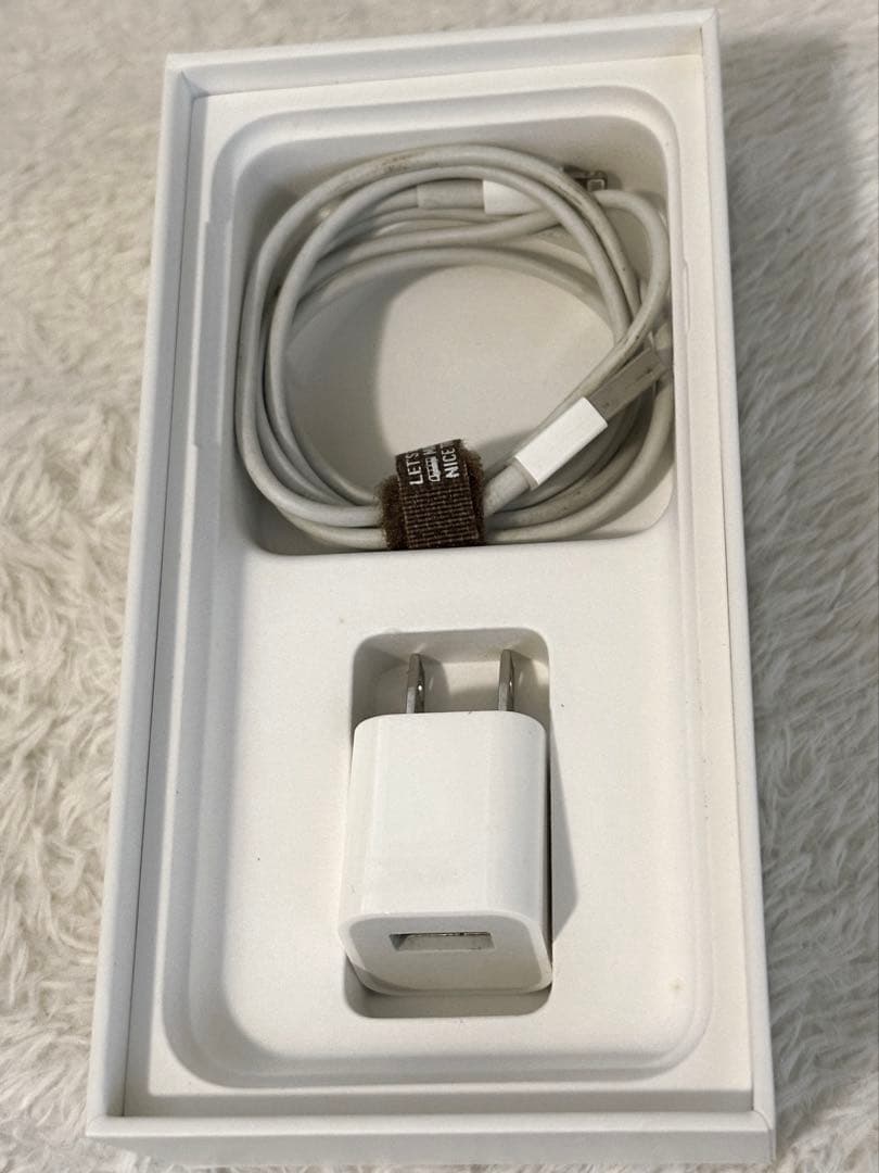 Apple iPhone SE (第2世代) レッド 本体　SE2