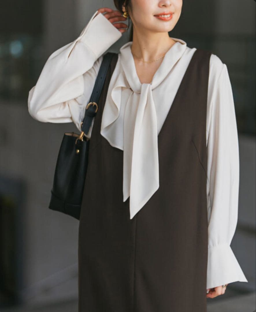 NOBLE ロイヤルサテンボウタイブラウス　アイボリー